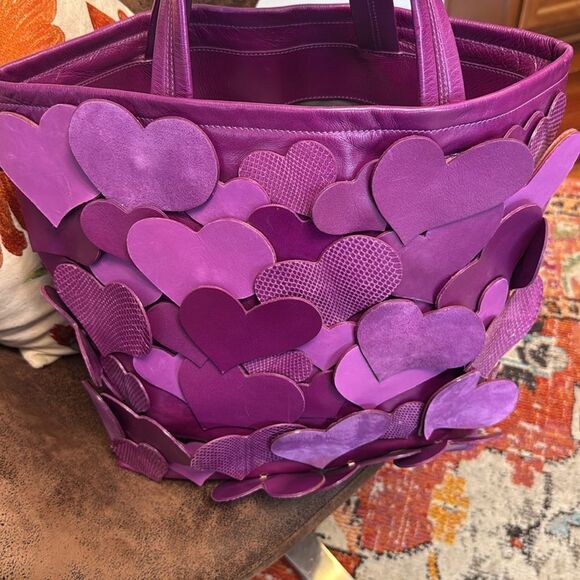 MARC JACOBS ITALY BIG HEART FUCHSIA LEATHER CUTOUT BAG C383189 EUC TAGS $1895 - Picture 7 of 17